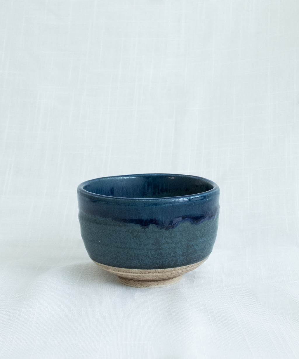 Japanese Mino pottery matcha bowl in navy glaze, handmade chawan for ceremonial matcha UK